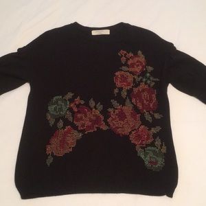 Zara Knit Floral Embroidered sweater size M 💐